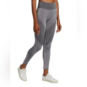 Wolford Leeloo 7/8 legging size XS in sikver/grey